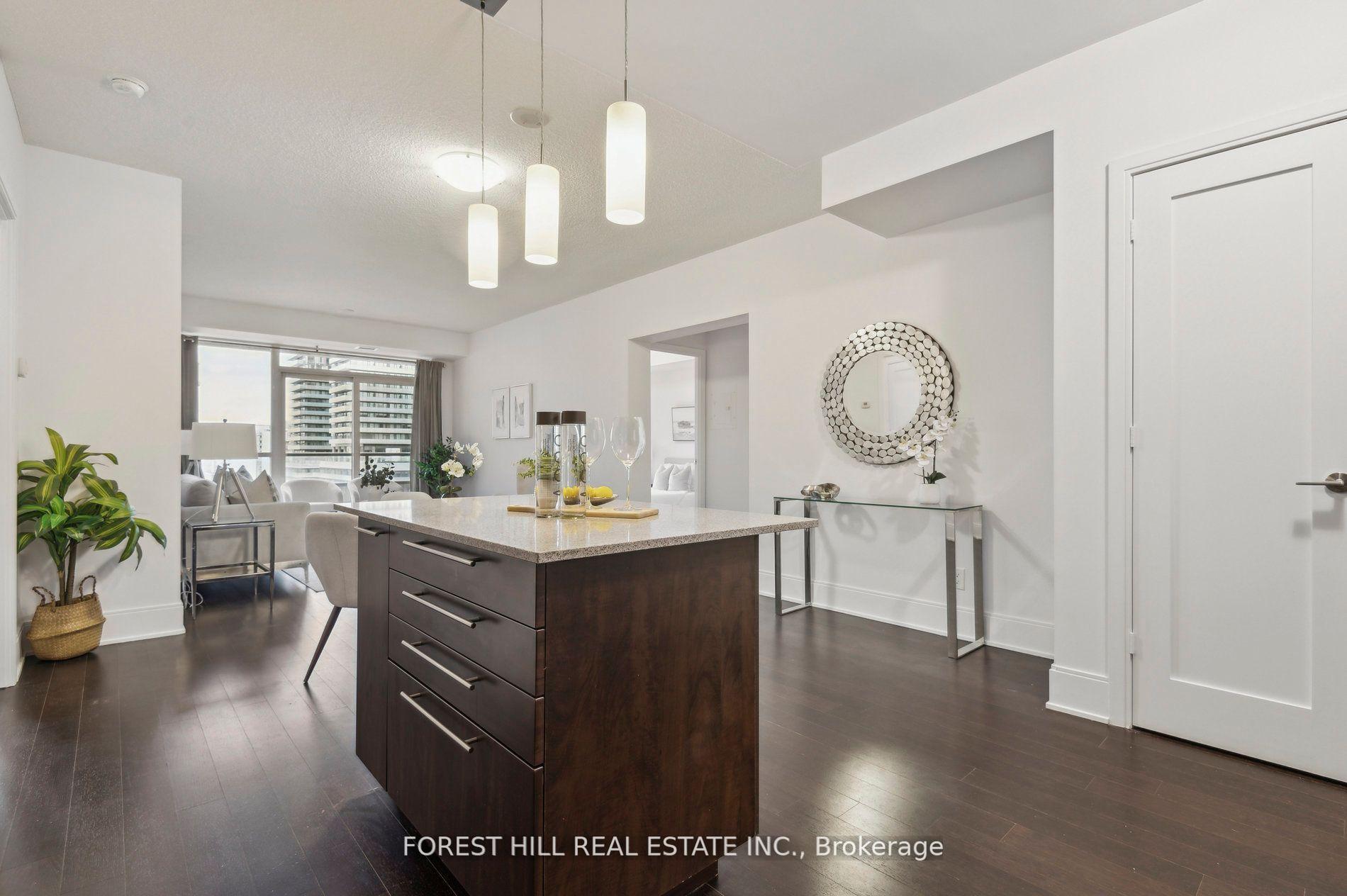 Photo 7 of Unit 713, 70 Roehampton Avenue, Toronto, Mount Pleasant West — HOMEH