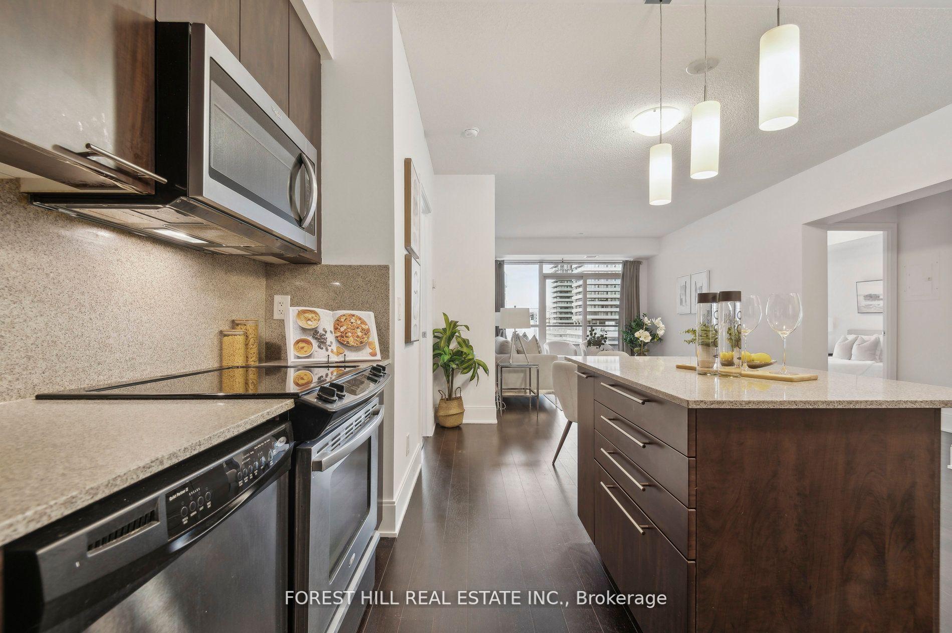 Photo 8 of Unit 713, 70 Roehampton Avenue, Toronto, Mount Pleasant West — HOMEH