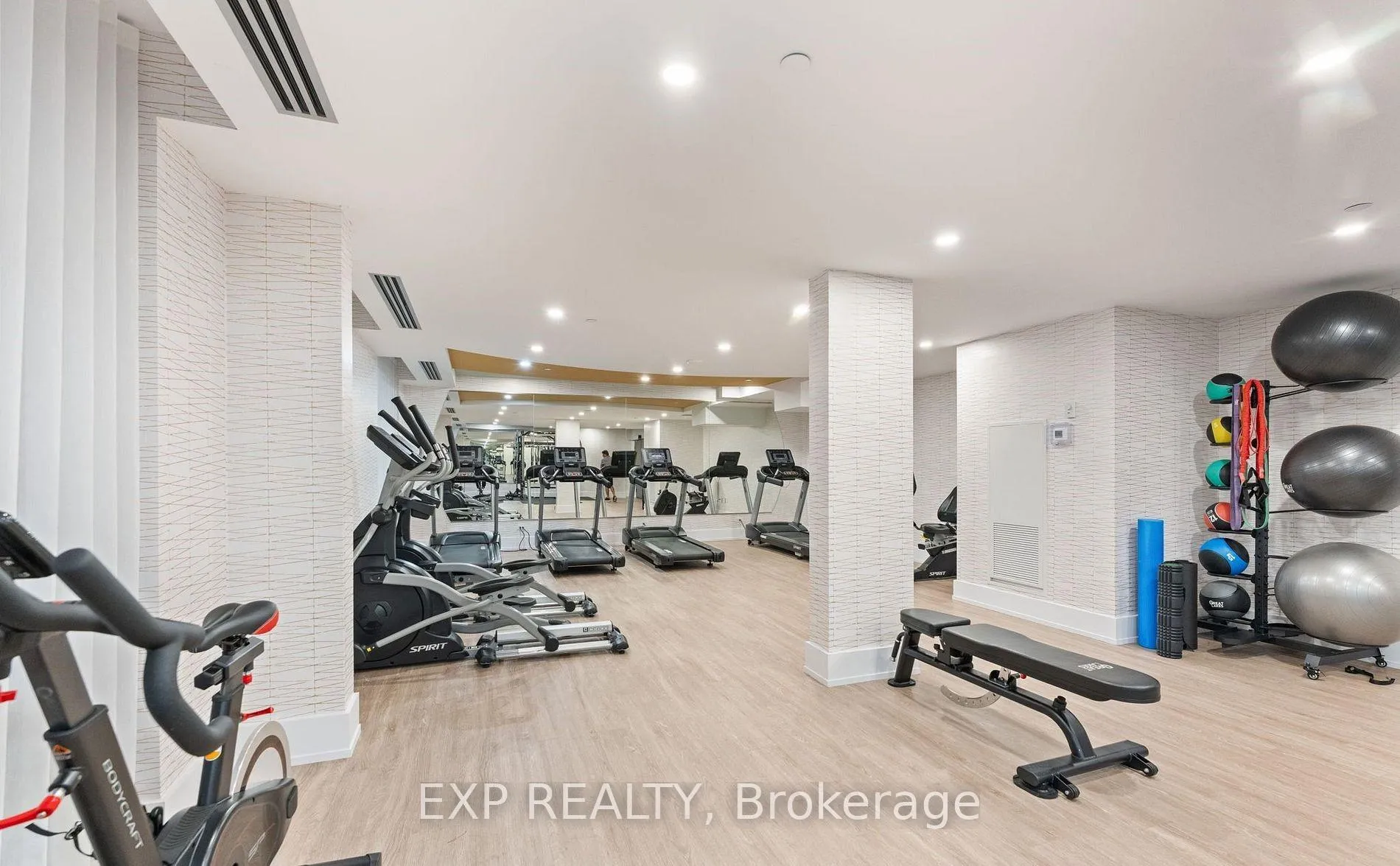 Photo 10 of Unit 606, 460 Dundas Street E, Hamilton, Waterdown — HOMEH