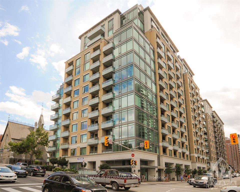 Front of Unit 1104, 238 Besserer Street