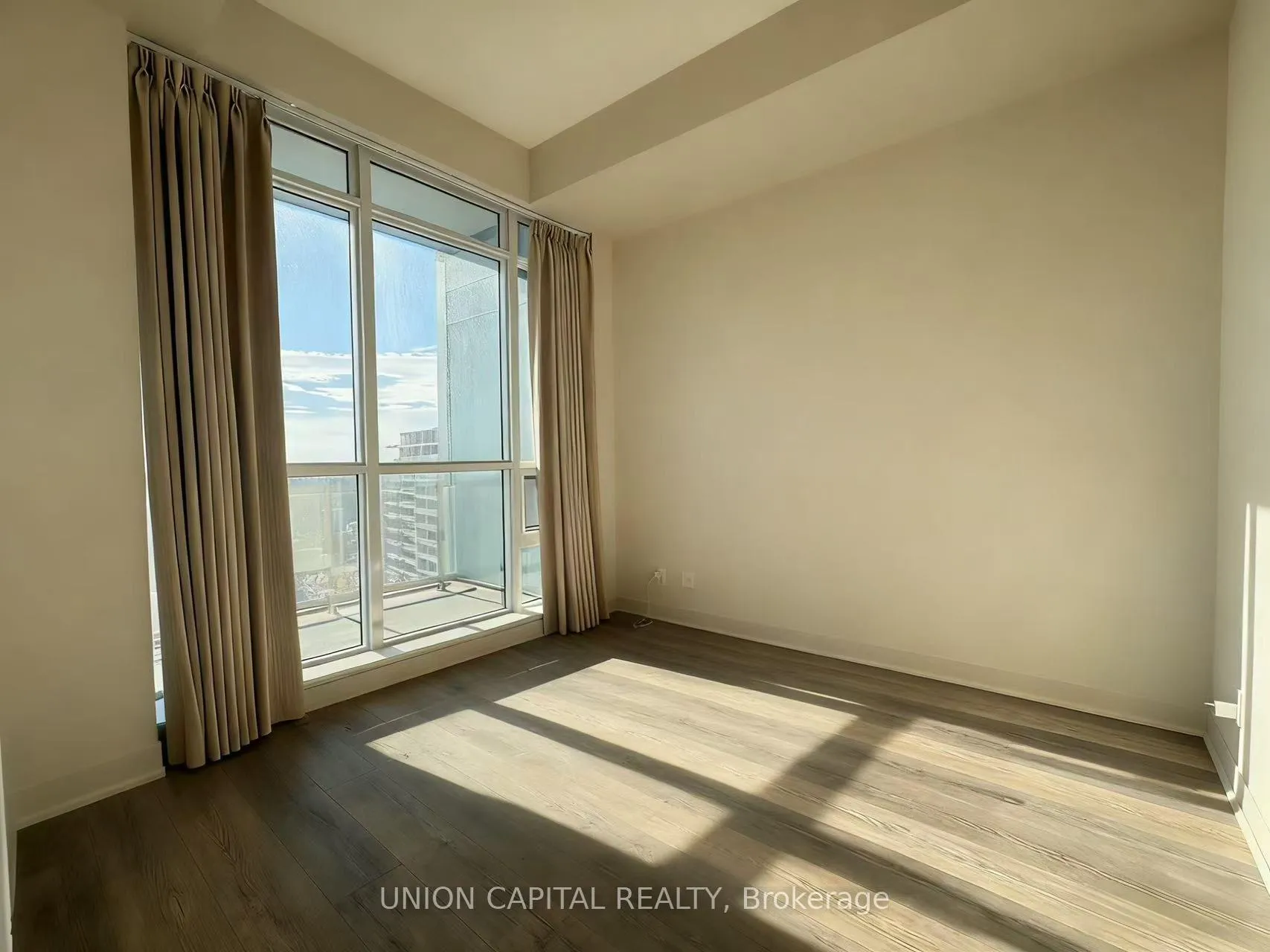 Photo 5 of Unit 3407, 89 Dunfield Avenue, Toronto, Mount Pleasant West — HOMEH