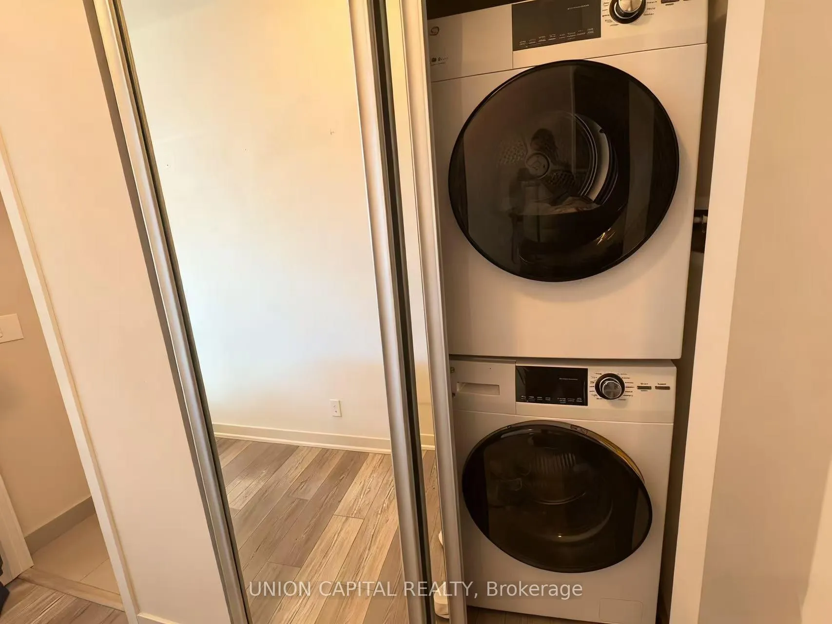 Photo 9 of Unit 3407, 89 Dunfield Avenue, Toronto, Mount Pleasant West — HOMEH