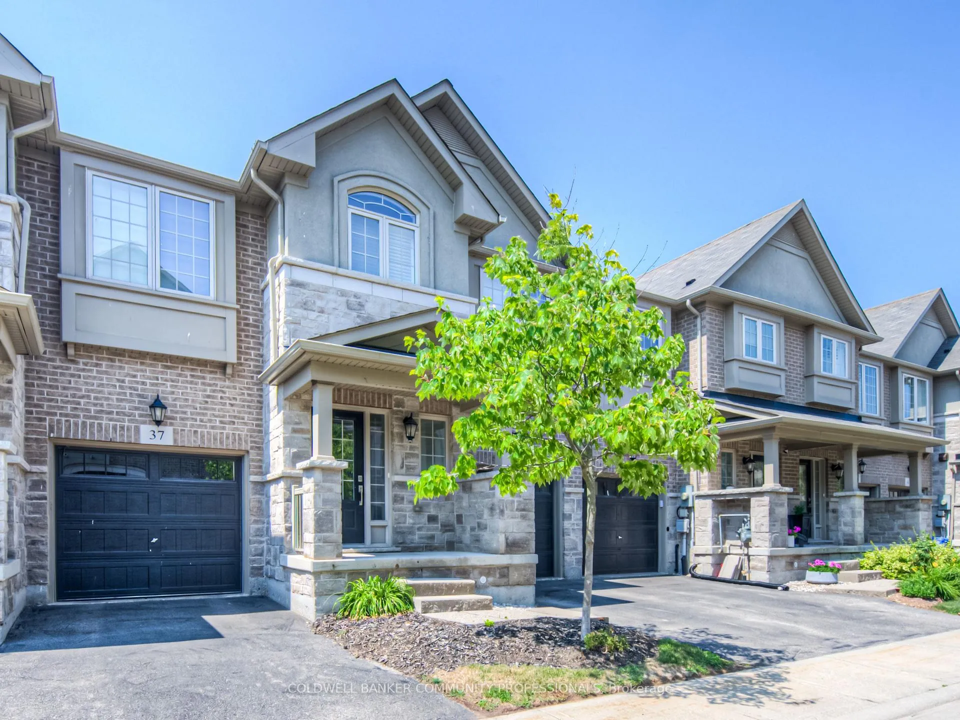 Photo 3 of Unit 38, 215 Dundas Street E, Hamilton, Waterdown — HOMEH