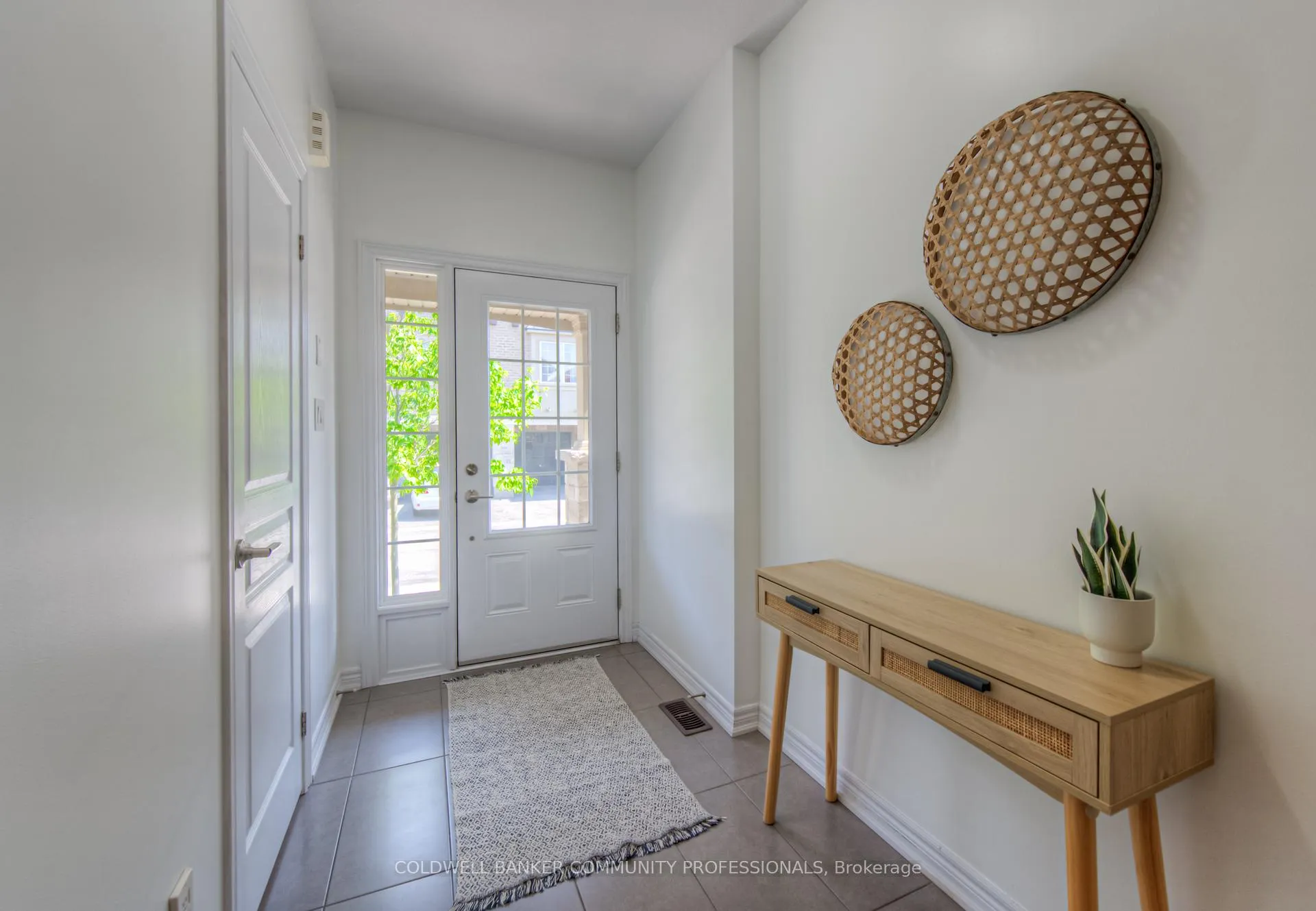 Photo 5 of Unit 38, 215 Dundas Street E, Hamilton, Waterdown — HOMEH
