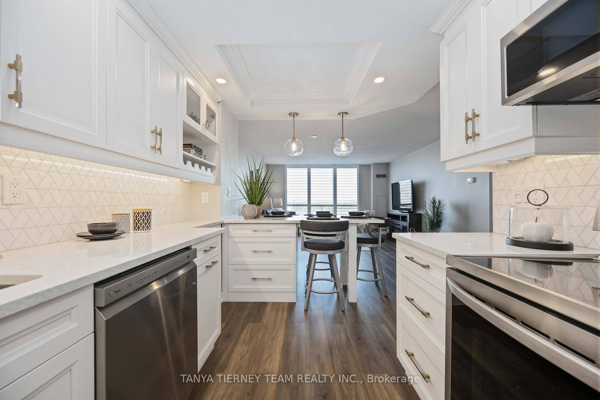 Photo 13 of Unit 1206, 711 Rossland Road E, Whitby, Pringle Creek — HOMEH