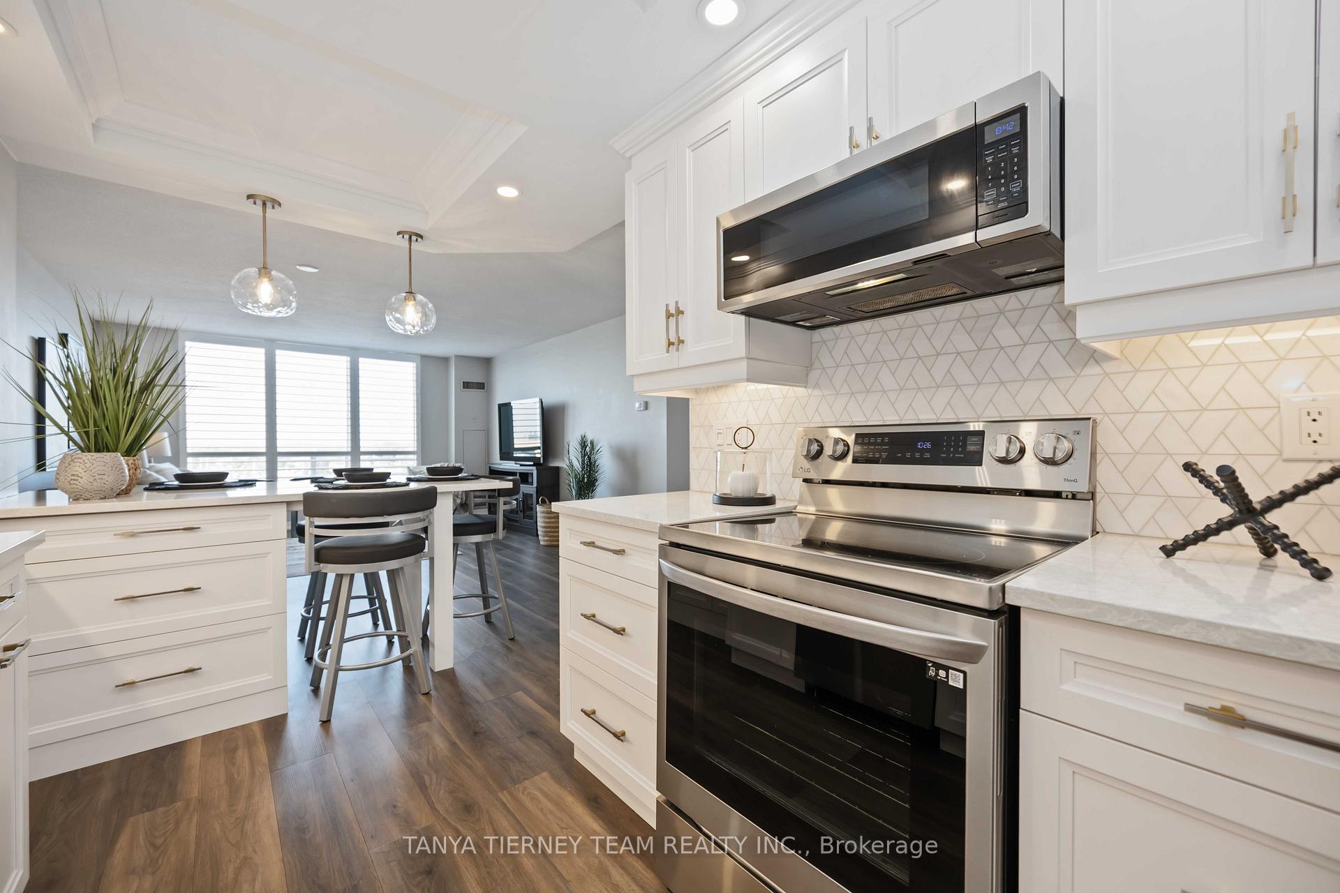 Photo 14 of Unit 1206, 711 Rossland Road E, Whitby, Pringle Creek — HOMEH
