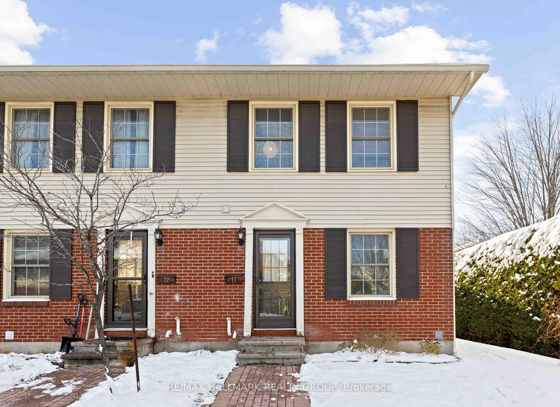 Front of Unit 11, 1160 Shillington Avenue