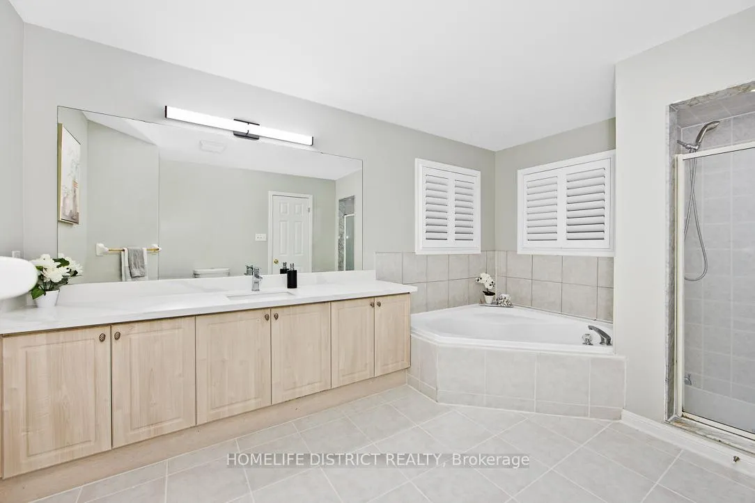 Photo 16 of 50 Weldrick Crescent, Clarington, Bowmanville — HOMEH