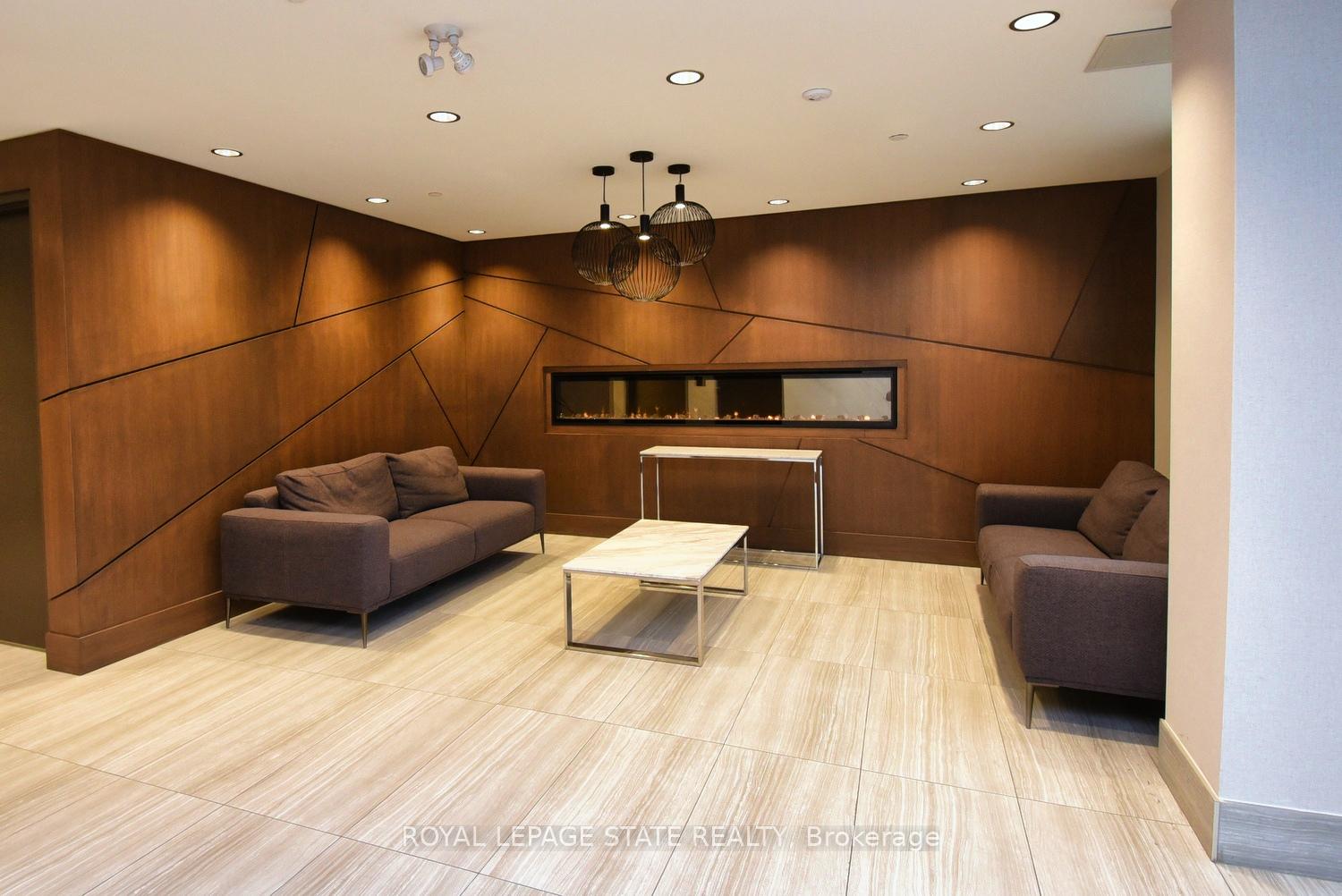 Photo 4 of Unit 315, 16 Markle Crescent, Hamilton, Ancaster — HOMEH