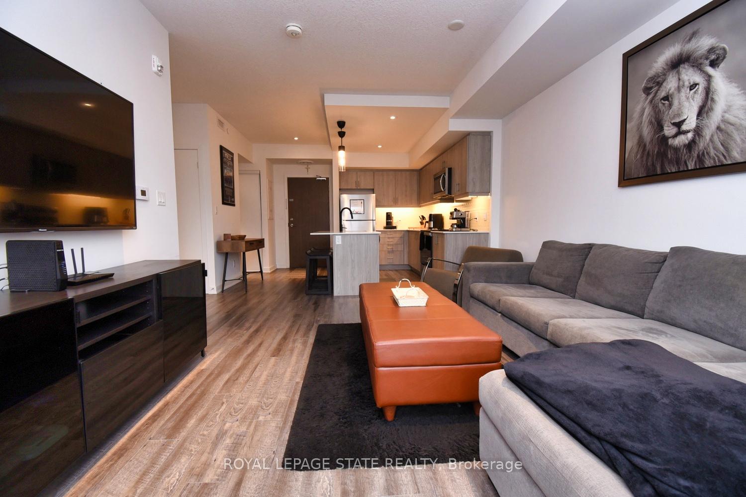 Photo 7 of Unit 315, 16 Markle Crescent, Hamilton, Ancaster — HOMEH