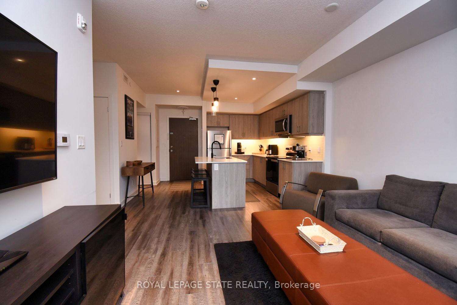 Photo 8 of Unit 315, 16 Markle Crescent, Hamilton, Ancaster — HOMEH