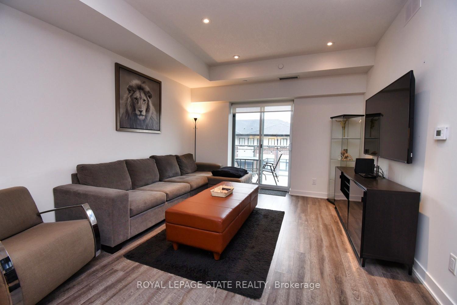 Photo 9 of Unit 315, 16 Markle Crescent, Hamilton, Ancaster — HOMEH