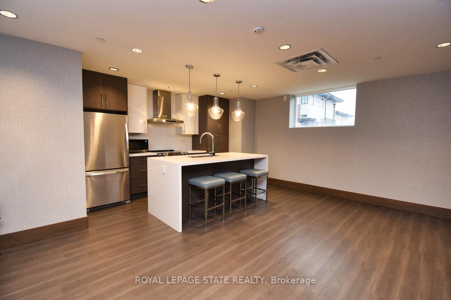 Photo 12 of Unit 315, 16 Markle Crescent, Hamilton, Ancaster — HOMEH