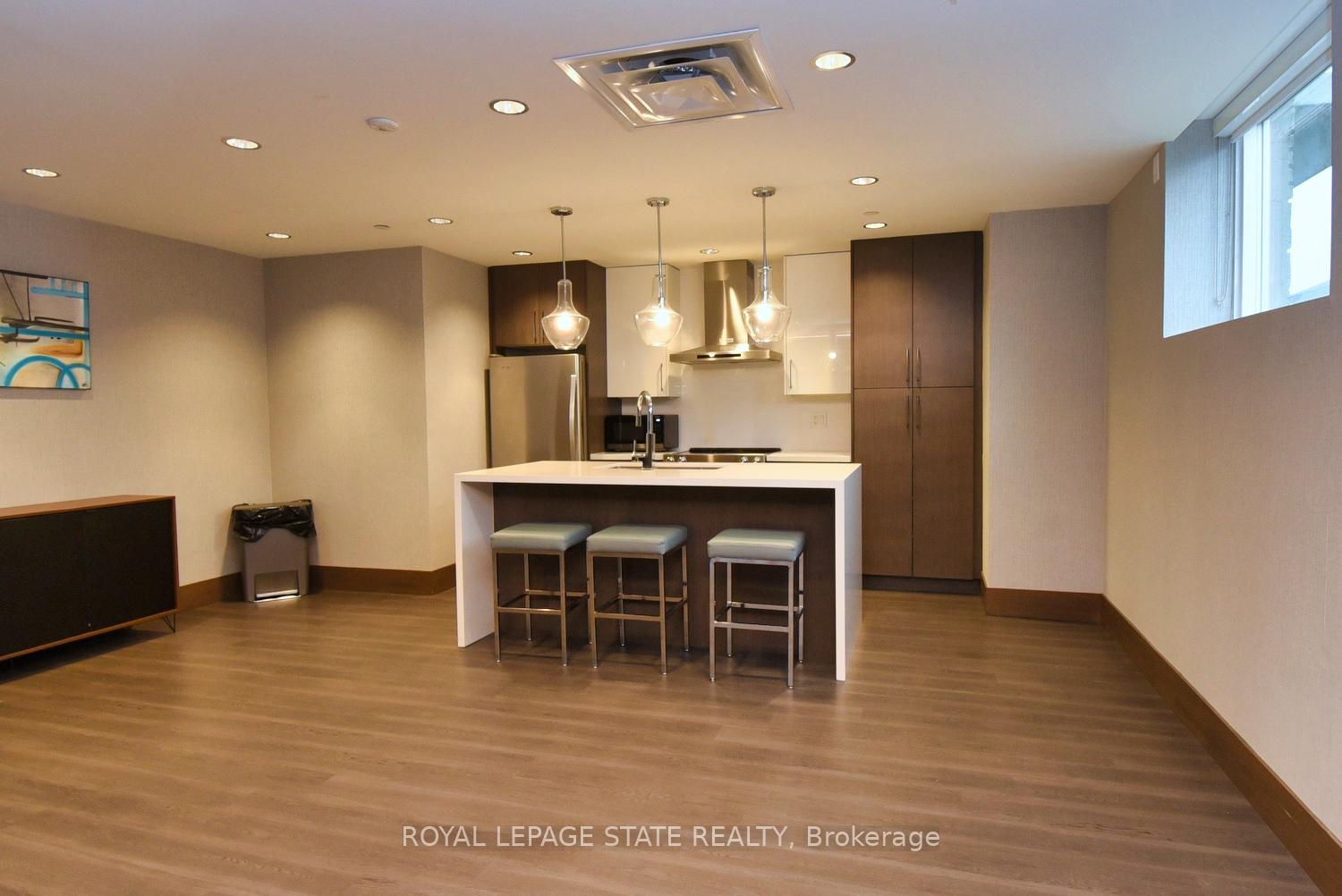 Photo 13 of Unit 315, 16 Markle Crescent, Hamilton, Ancaster — HOMEH