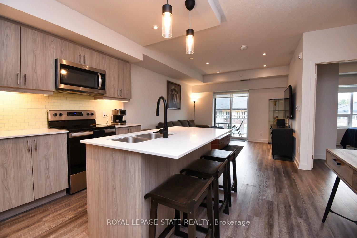 Photo 14 of Unit 315, 16 Markle Crescent, Hamilton, Ancaster — HOMEH