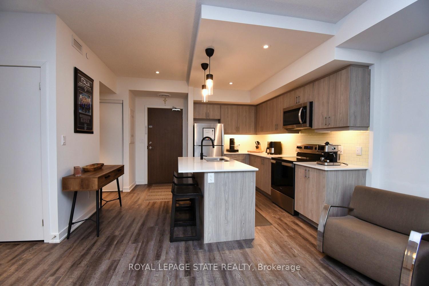 Photo 17 of Unit 315, 16 Markle Crescent, Hamilton, Ancaster — HOMEH