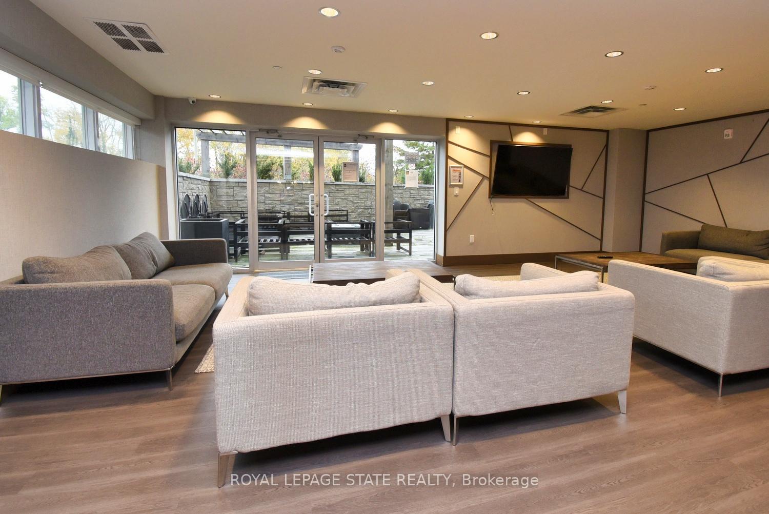 Photo 30 of Unit 315, 16 Markle Crescent, Hamilton, Ancaster — HOMEH