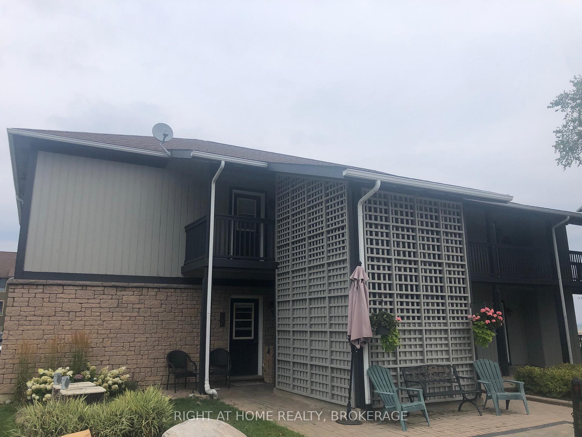 Photo 3 of 447 Mariners Way, Collingwood — HOMEH