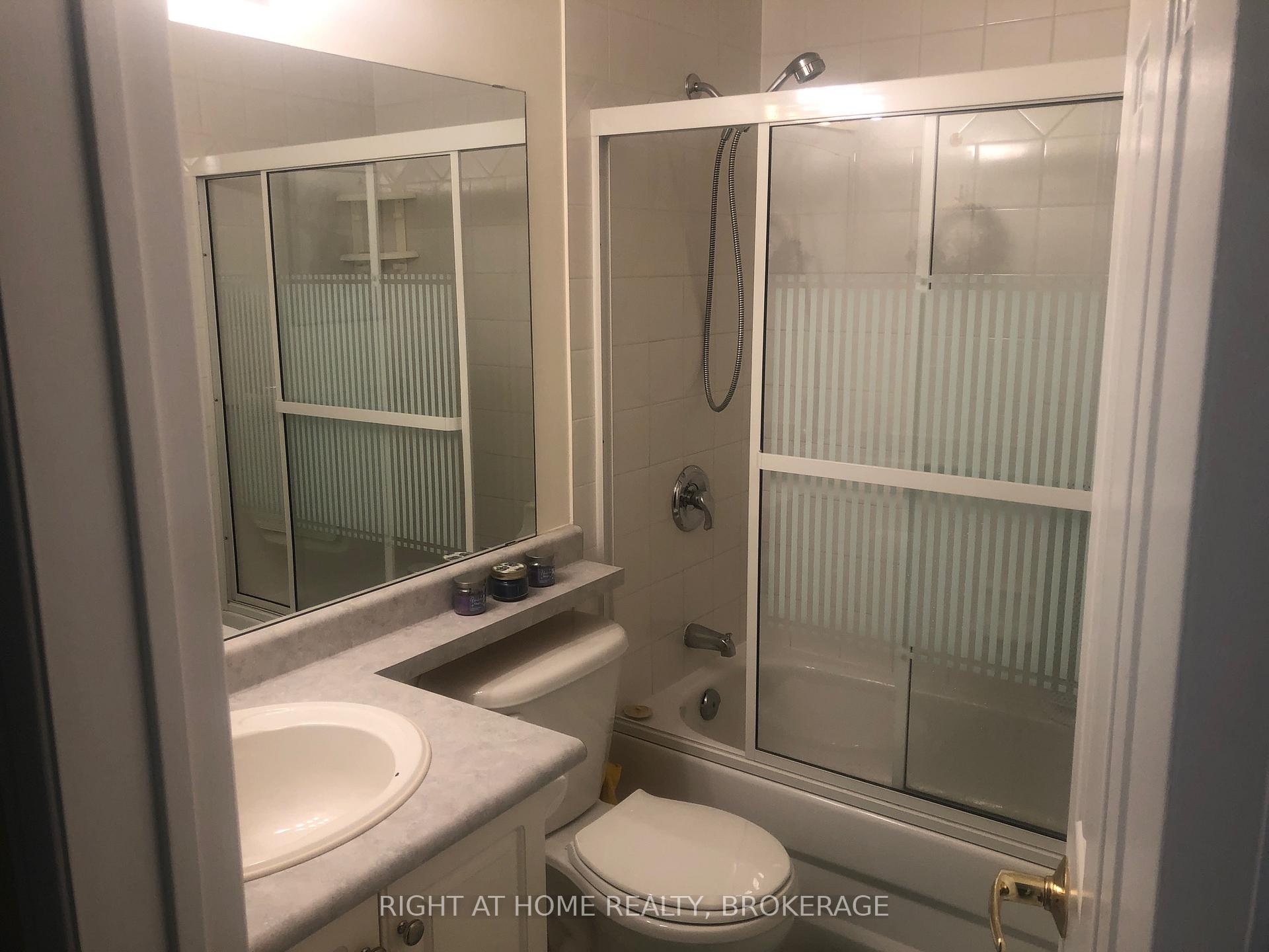 Photo 18 of 447 Mariners Way, Collingwood — HOMEH