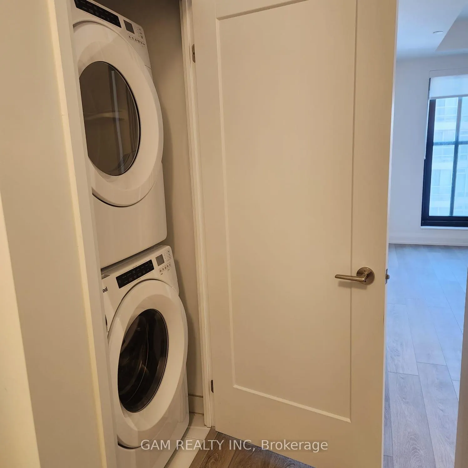 Photo 8 of Unit 1011, 20 Soudan Avenue, Toronto, Mount Pleasant West — HOMEH