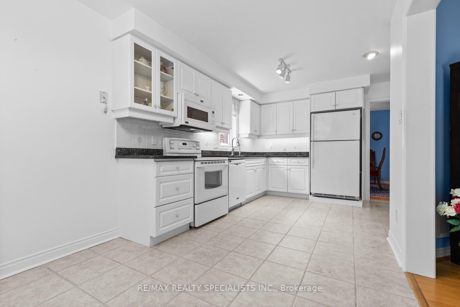 Photo 10 of 47 Sunset Boulevard, New Tecumseth, Alliston — HOMEH