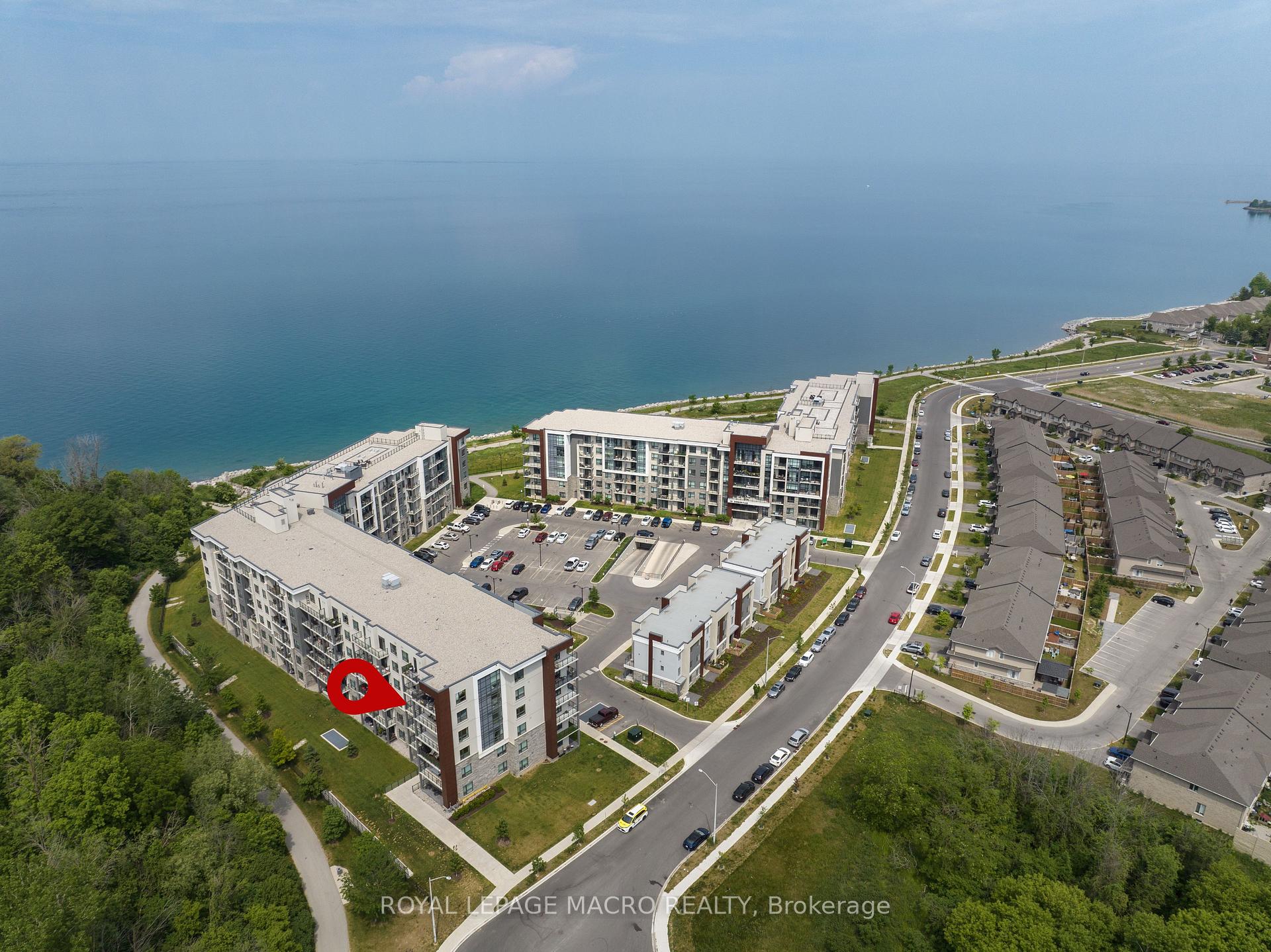 Photo 5 of Unit 413, 125 Shoreview Place, Hamilton, Lakeshore — HOMEH