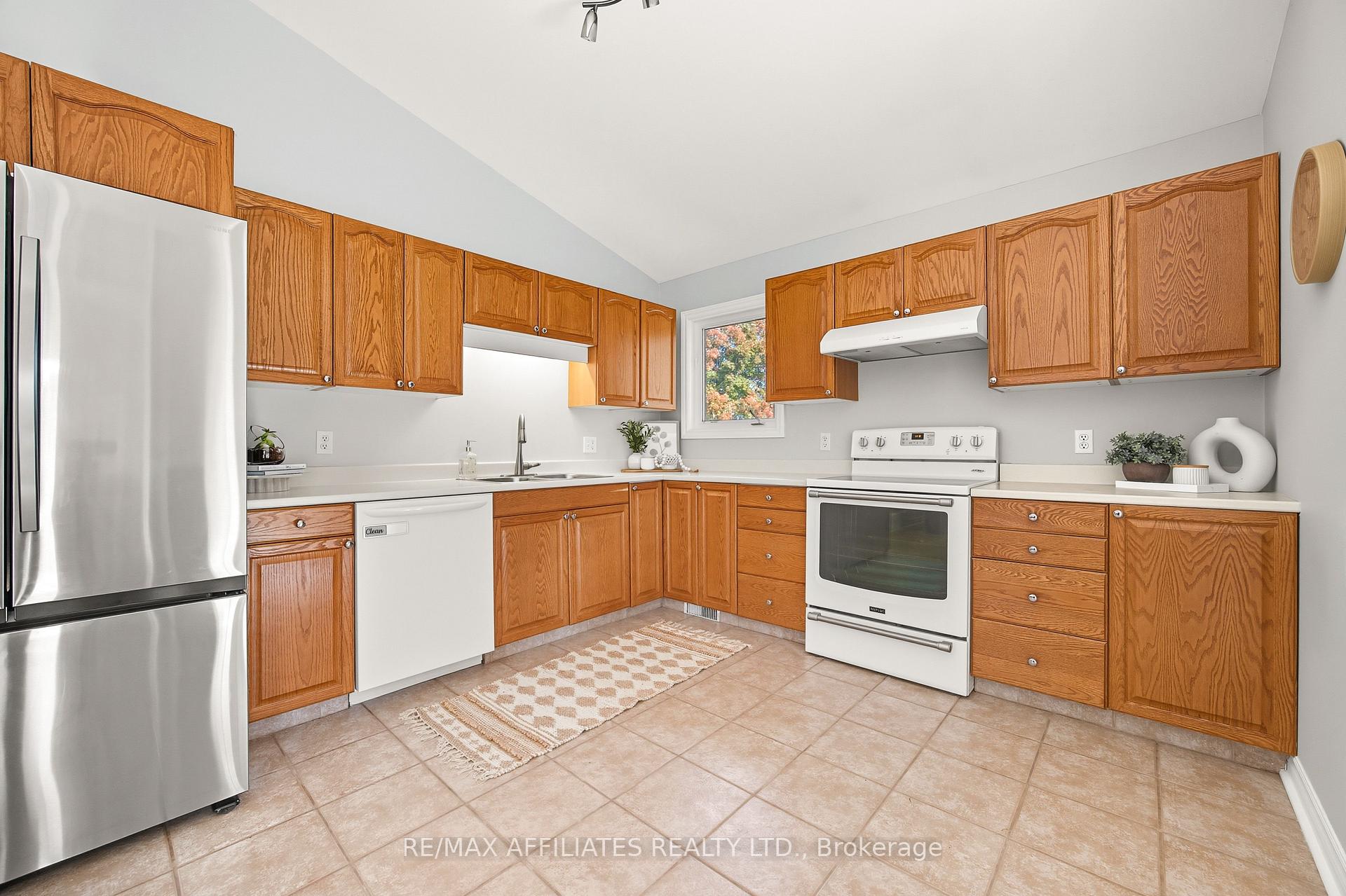 Photo 6 of 161 Henry Street, Carleton Place — HOMEH