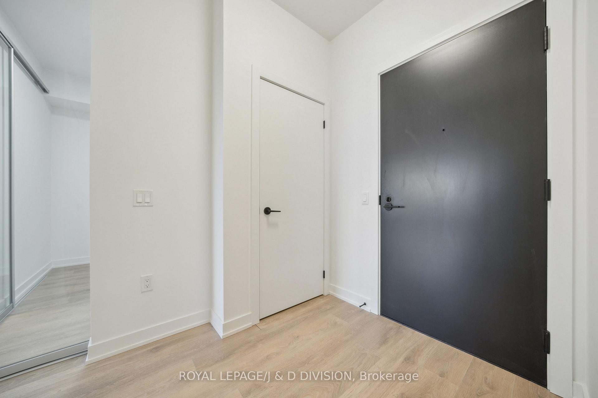 Photo 2 of Unit 708, 117 Broadway Avenue, Toronto, Mount Pleasant West — HOMEH