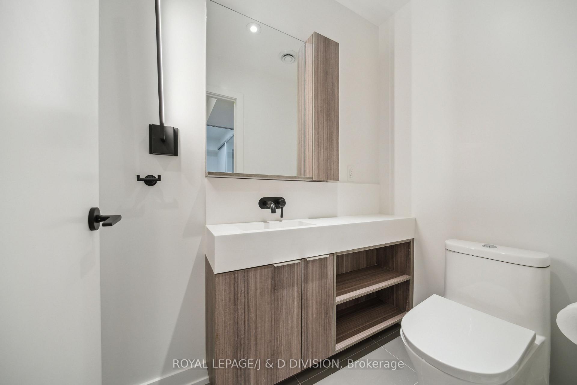 Photo 6 of Unit 708, 117 Broadway Avenue, Toronto, Mount Pleasant West — HOMEH