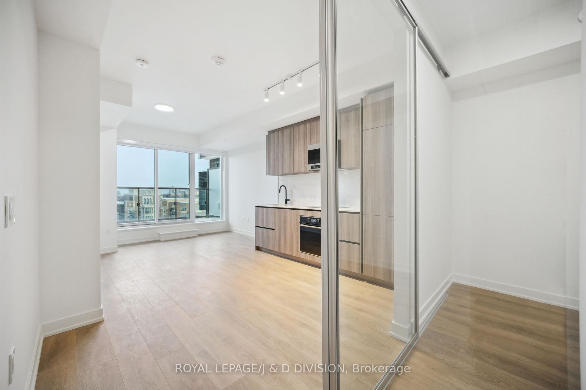 Photo 13 of Unit 708, 117 Broadway Avenue, Toronto, Mount Pleasant West — HOMEH
