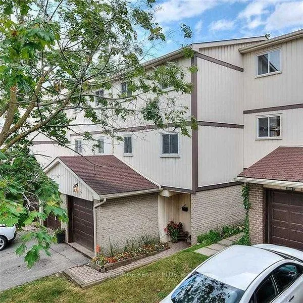 Photo 2 of Unit 17, 51 Paulander Drive, Kitchener, Victoria Hills — HOMEH