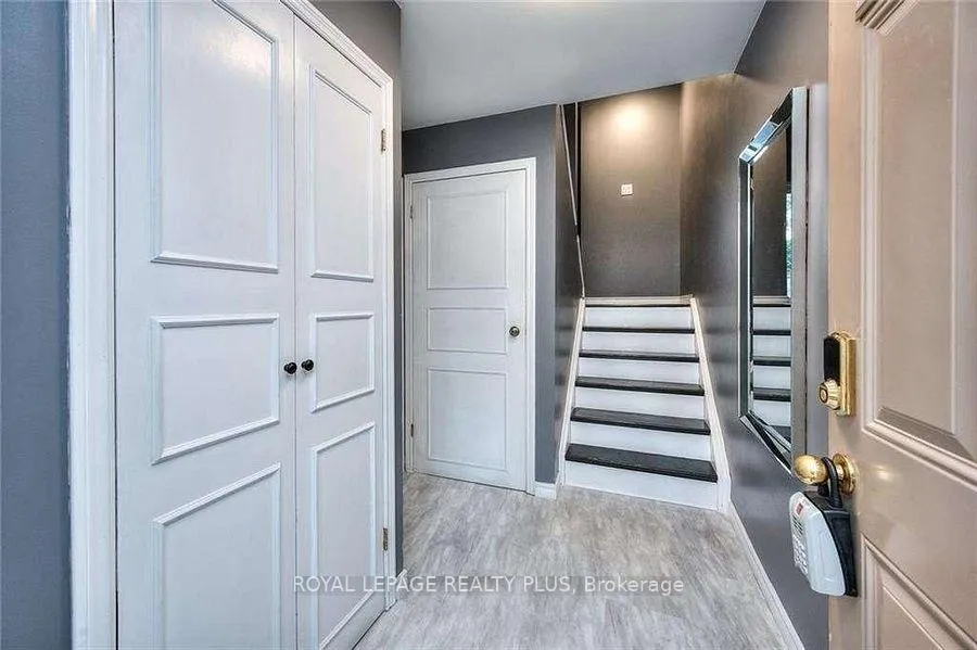 Photo 4 of Unit 17, 51 Paulander Drive, Kitchener, Victoria Hills — HOMEH