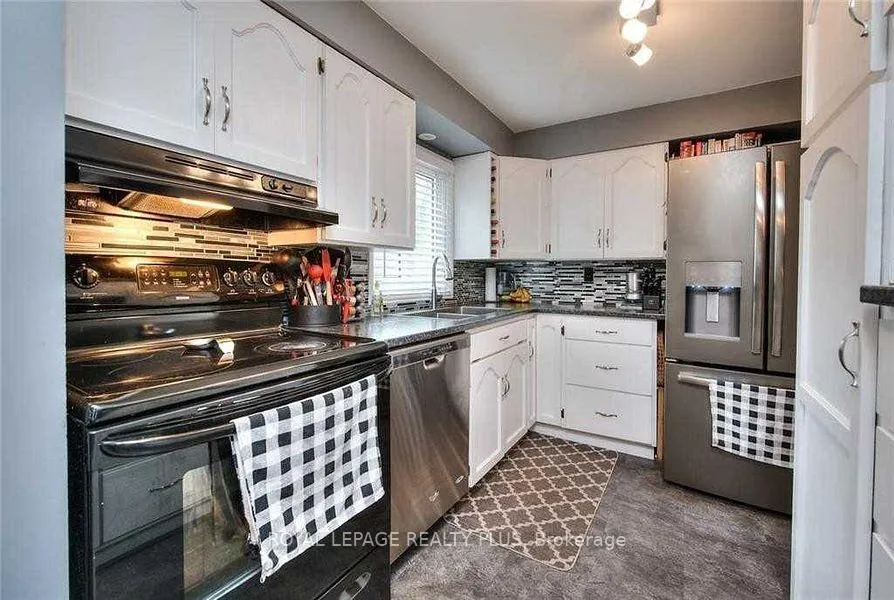 Photo 11 of Unit 17, 51 Paulander Drive, Kitchener, Victoria Hills — HOMEH
