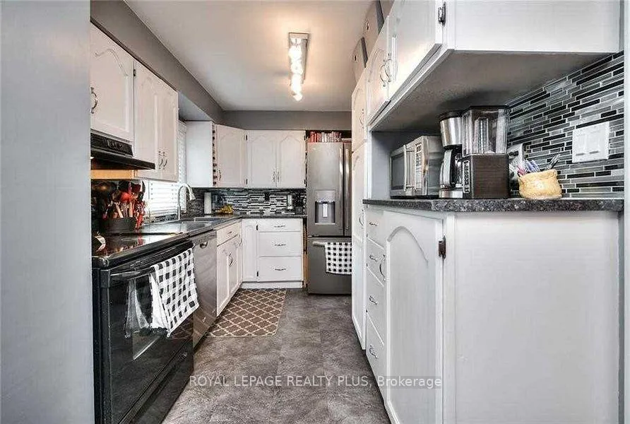 Photo 12 of Unit 17, 51 Paulander Drive, Kitchener, Victoria Hills — HOMEH