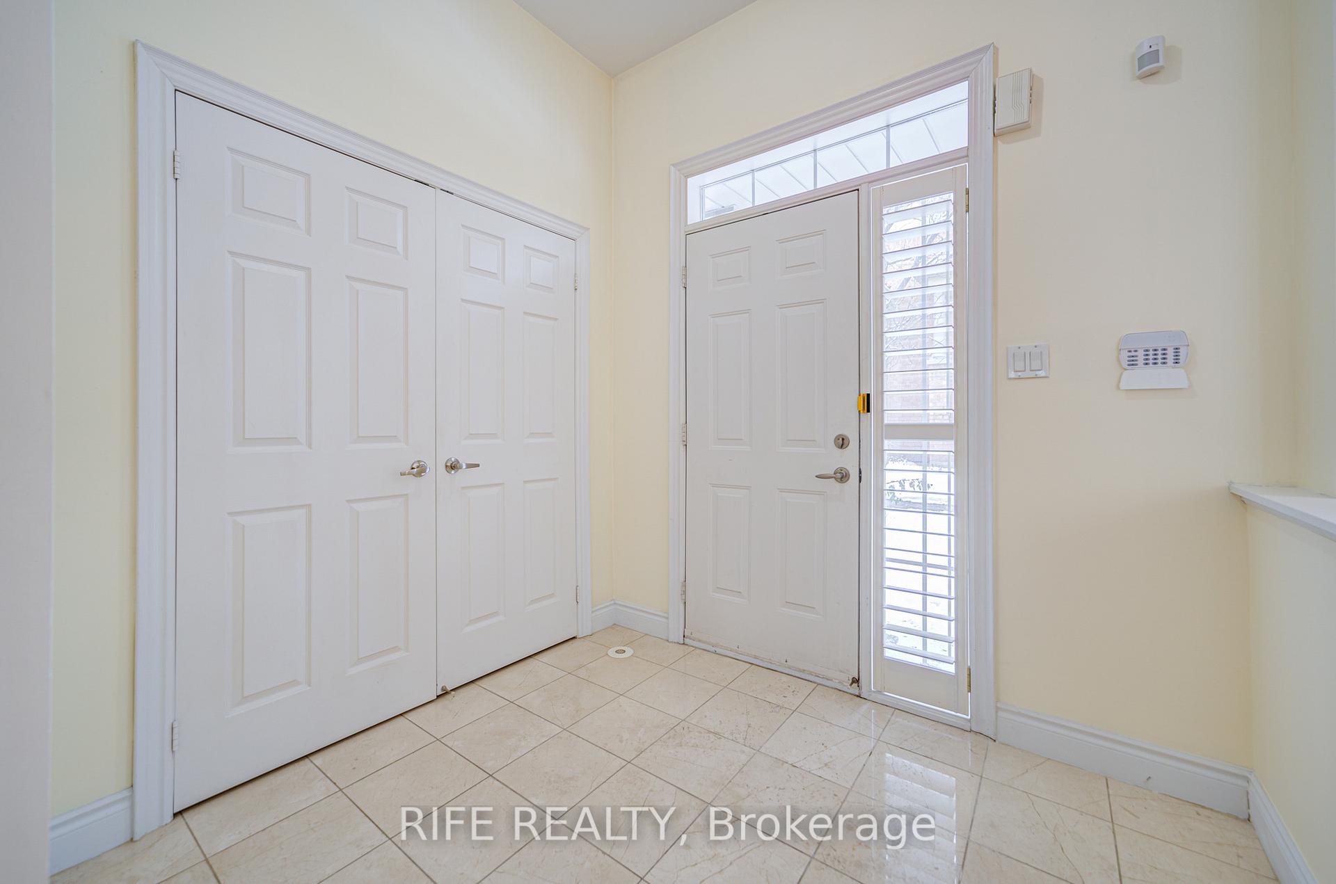 Photo 10 of 99 Legends Way, Markham, Unionville — HOMEH