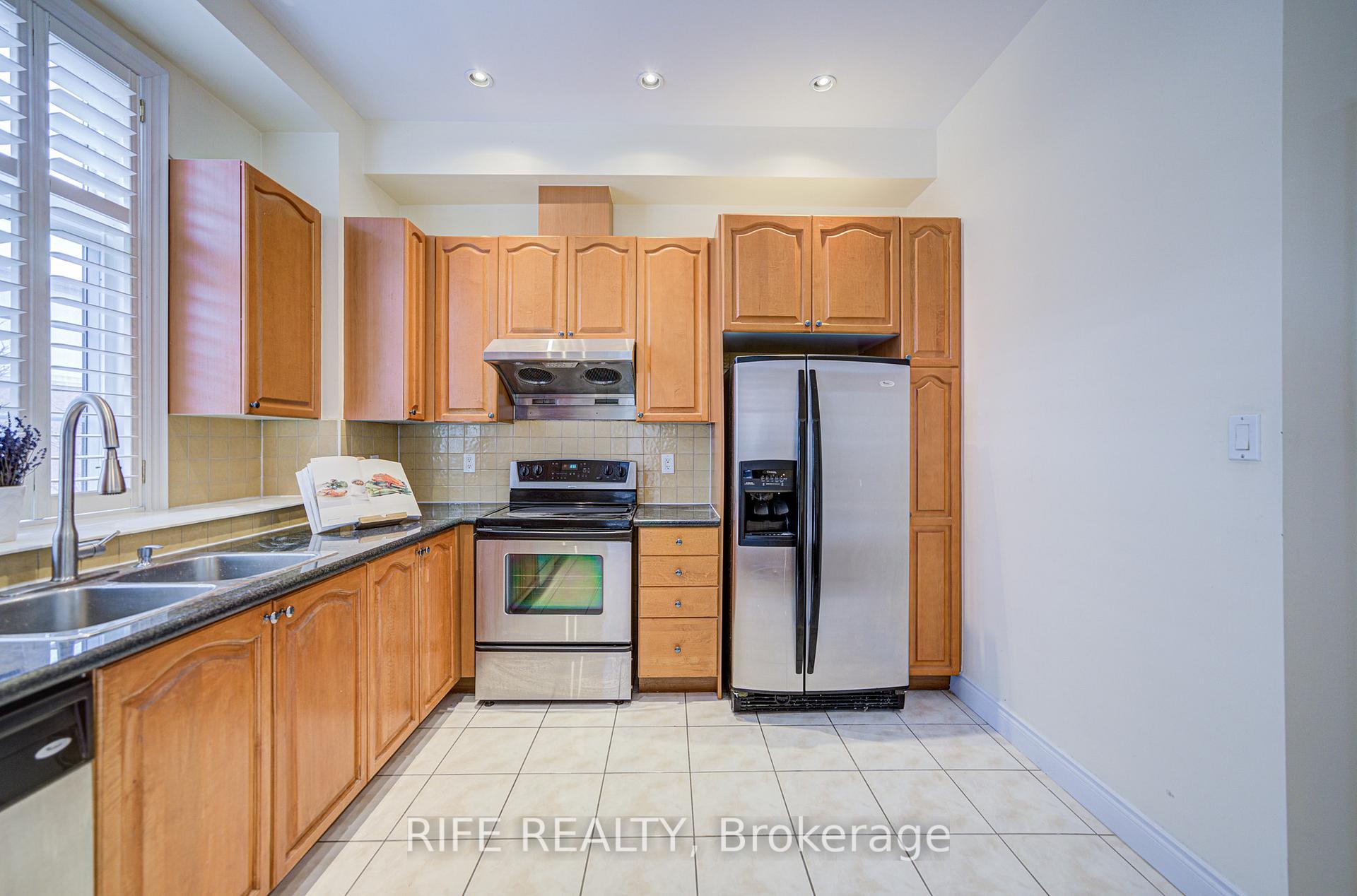 Photo 21 of 99 Legends Way, Markham, Unionville — HOMEH