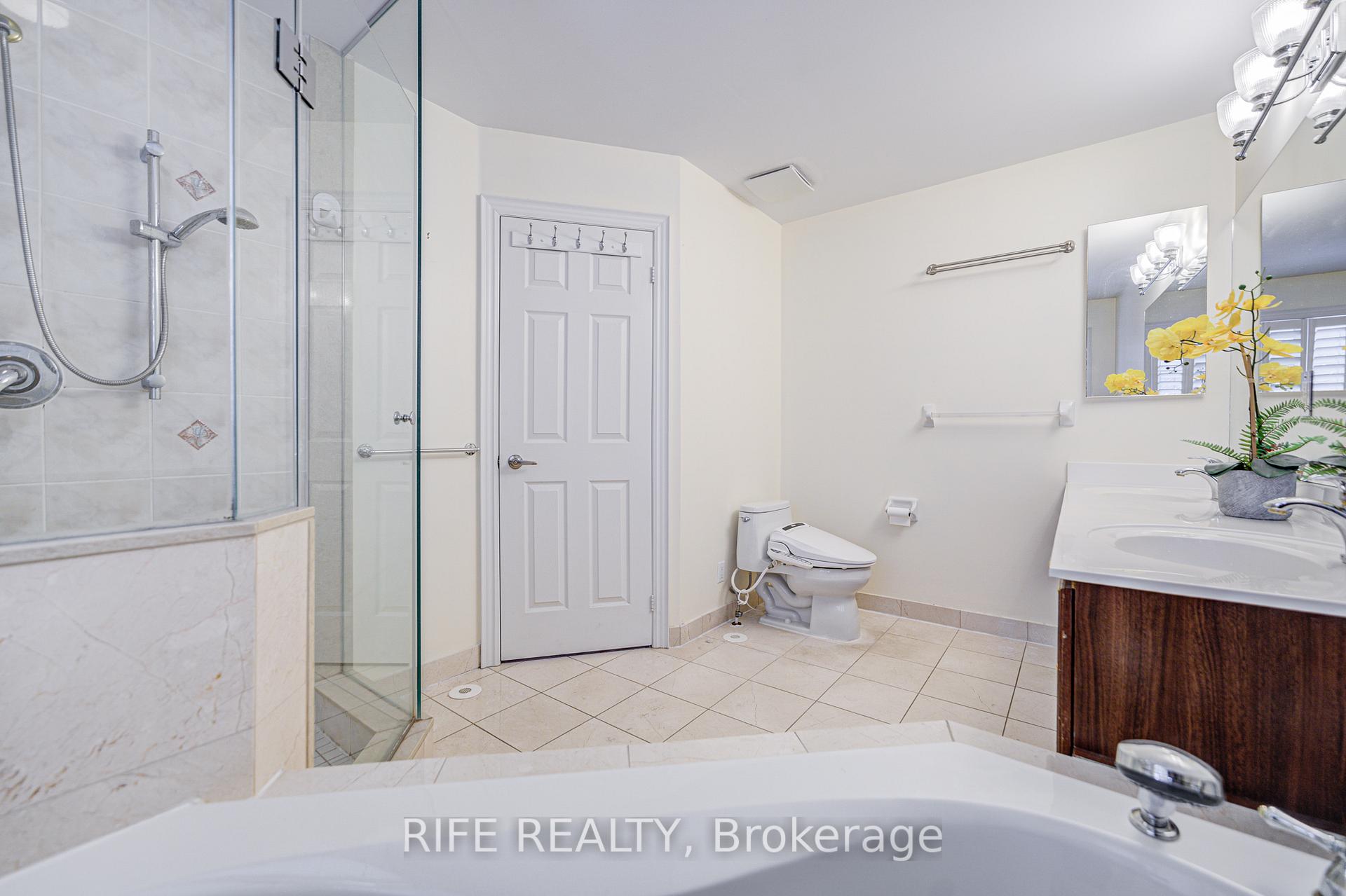 Photo 33 of 99 Legends Way, Markham, Unionville — HOMEH