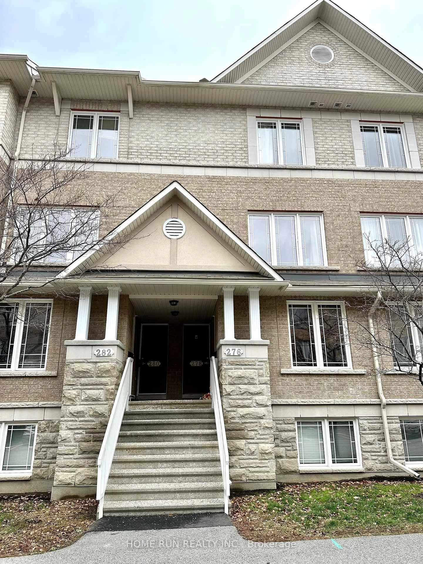 Front of 280 Paseo Private