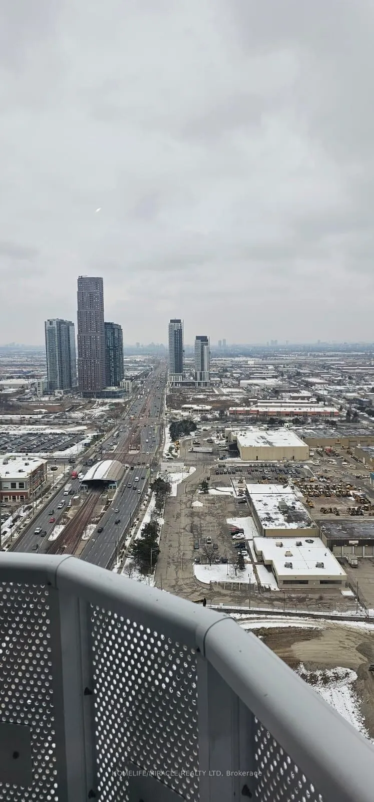 Photo 6 of Unit 3308, 8 Interchange Way, Vaughan, Vaughan Corporate Centre — HOMEH