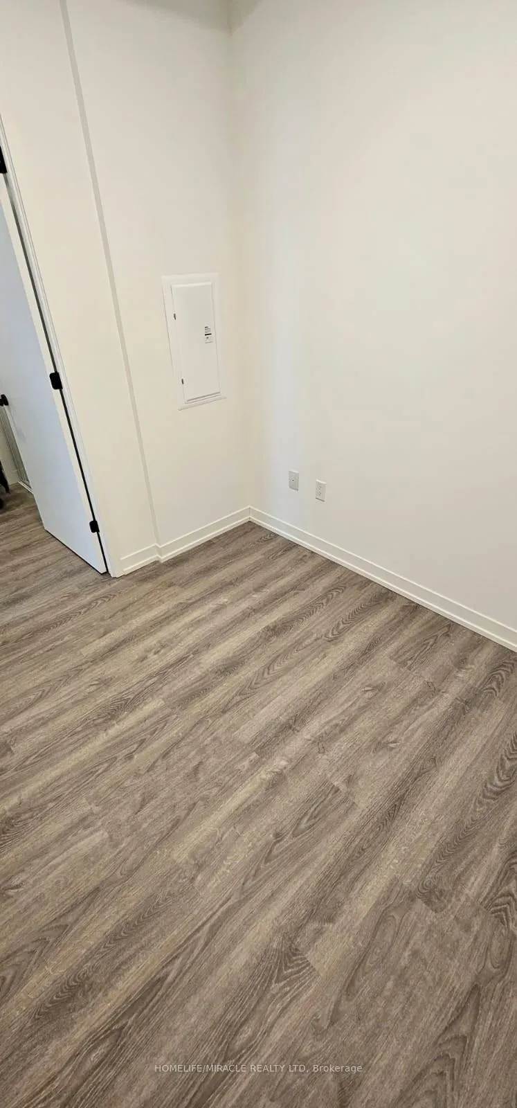 Photo 14 of Unit 3308, 8 Interchange Way, Vaughan, Vaughan Corporate Centre — HOMEH