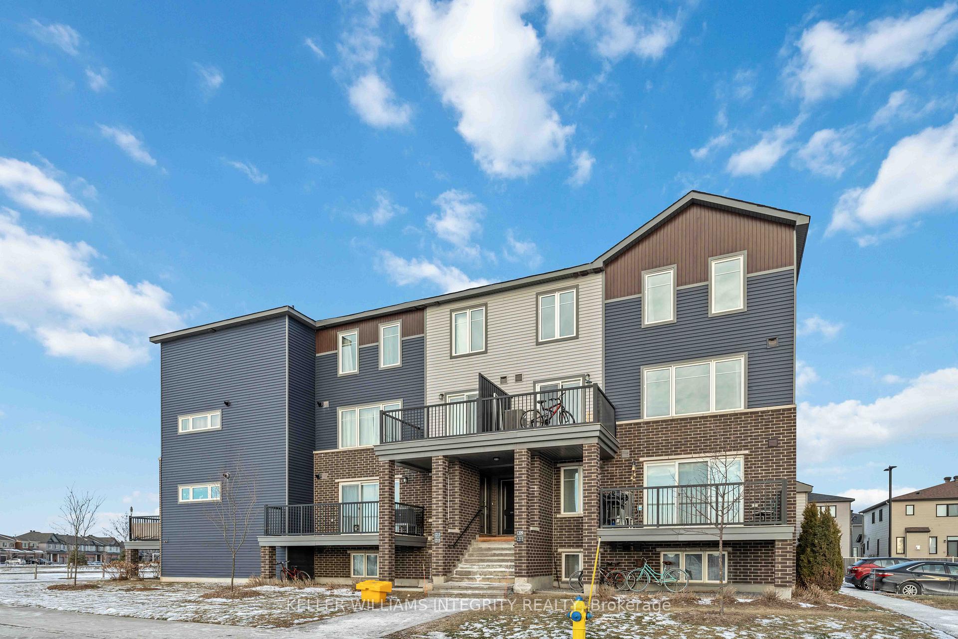 Photo 2 of Unit 3, 1211 Chapman Mills Drive, Ottawa, Barrhaven - Heritage Park — HOMEH