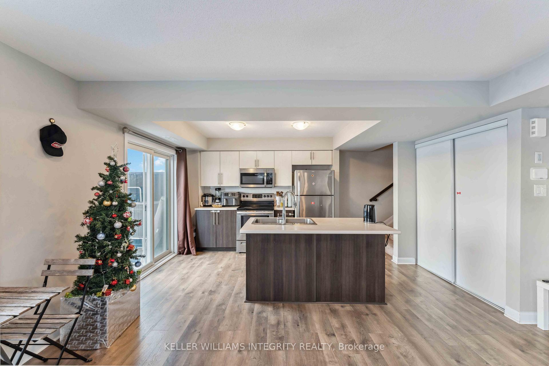 Photo 7 of Unit 3, 1211 Chapman Mills Drive, Ottawa, Barrhaven - Heritage Park — HOMEH