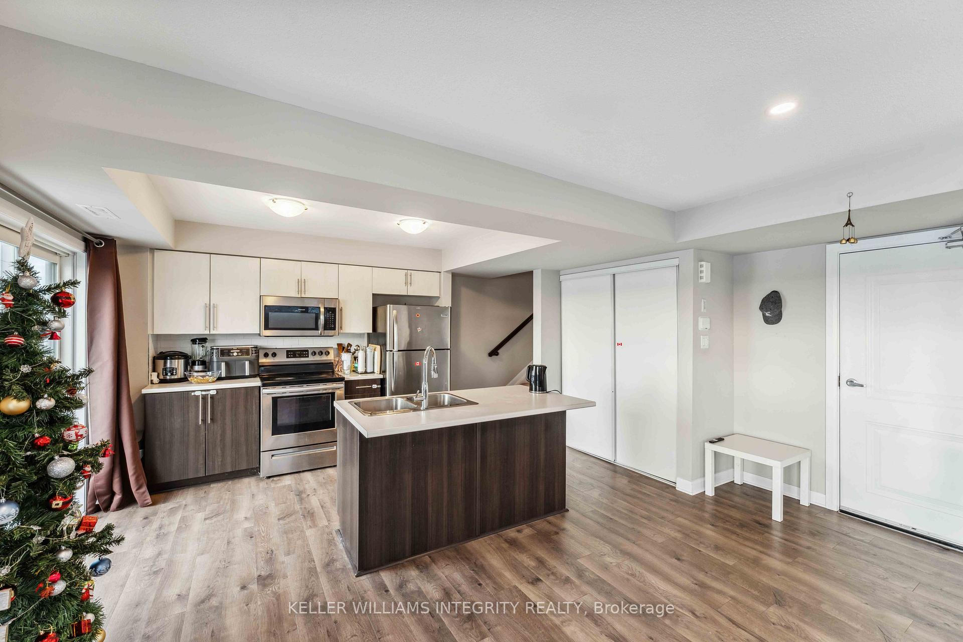 Photo 10 of Unit 3, 1211 Chapman Mills Drive, Ottawa, Barrhaven - Heritage Park — HOMEH