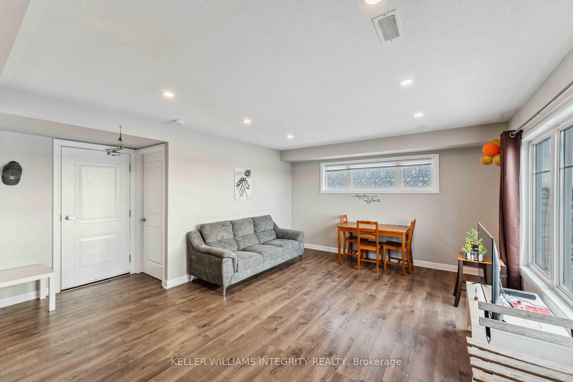 Photo 13 of Unit 3, 1211 Chapman Mills Drive, Ottawa, Barrhaven - Heritage Park — HOMEH