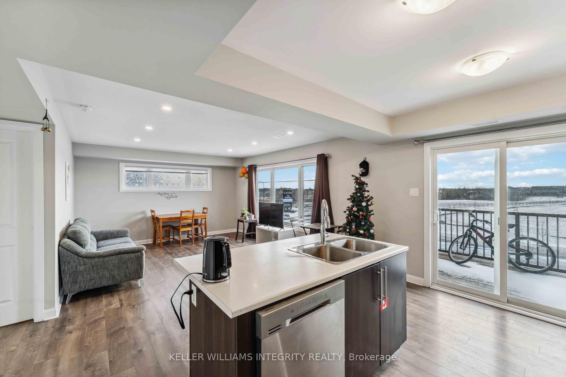 Photo 15 of Unit 3, 1211 Chapman Mills Drive, Ottawa, Barrhaven - Heritage Park — HOMEH