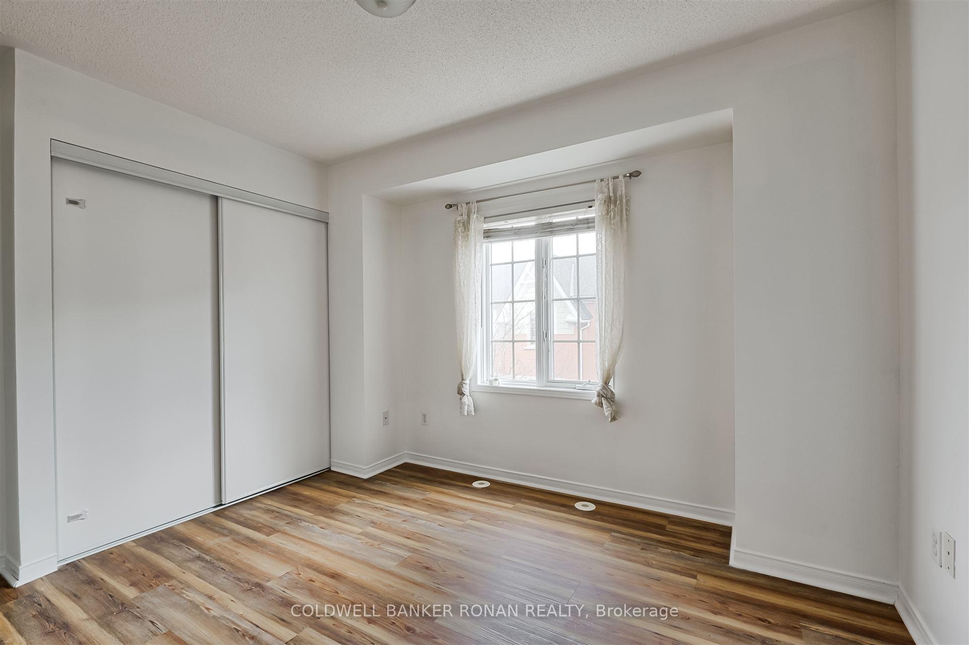 Photo 2 of Unit 5, 191 Twelfth Street, Etobicoke, New Toronto — HOMEH
