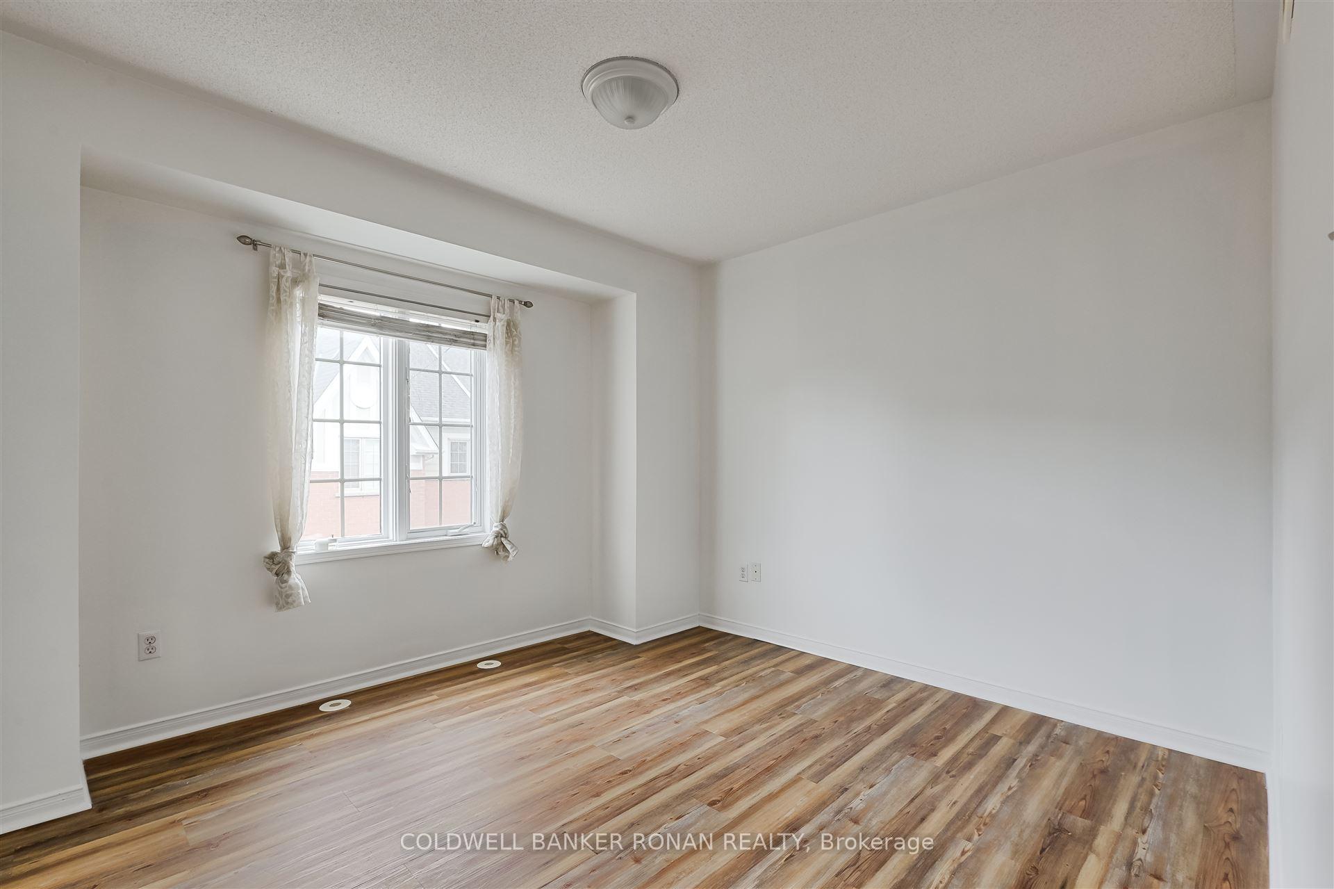 Photo 3 of Unit 5, 191 Twelfth Street, Etobicoke, New Toronto — HOMEH