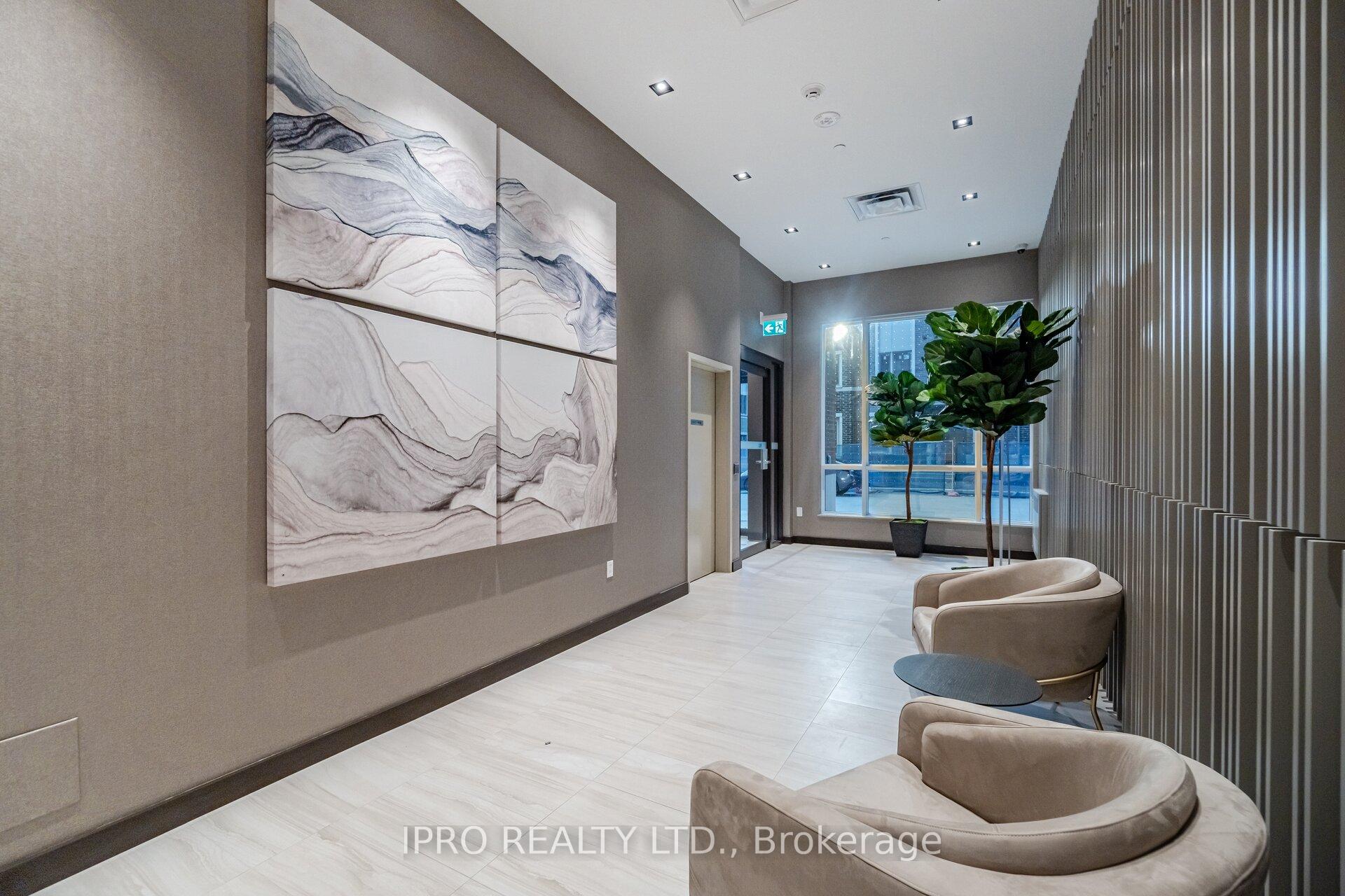Photo 3 of Unit 911, 60 Honeycrisp Crescent, Vaughan, Vaughan Corporate Centre — HOMEH