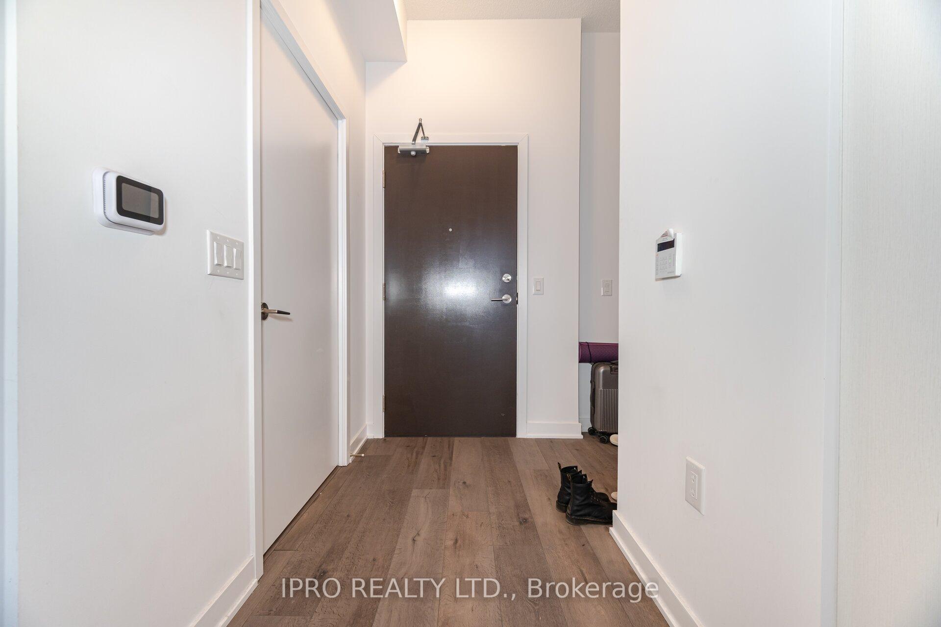 Photo 5 of Unit 911, 60 Honeycrisp Crescent, Vaughan, Vaughan Corporate Centre — HOMEH