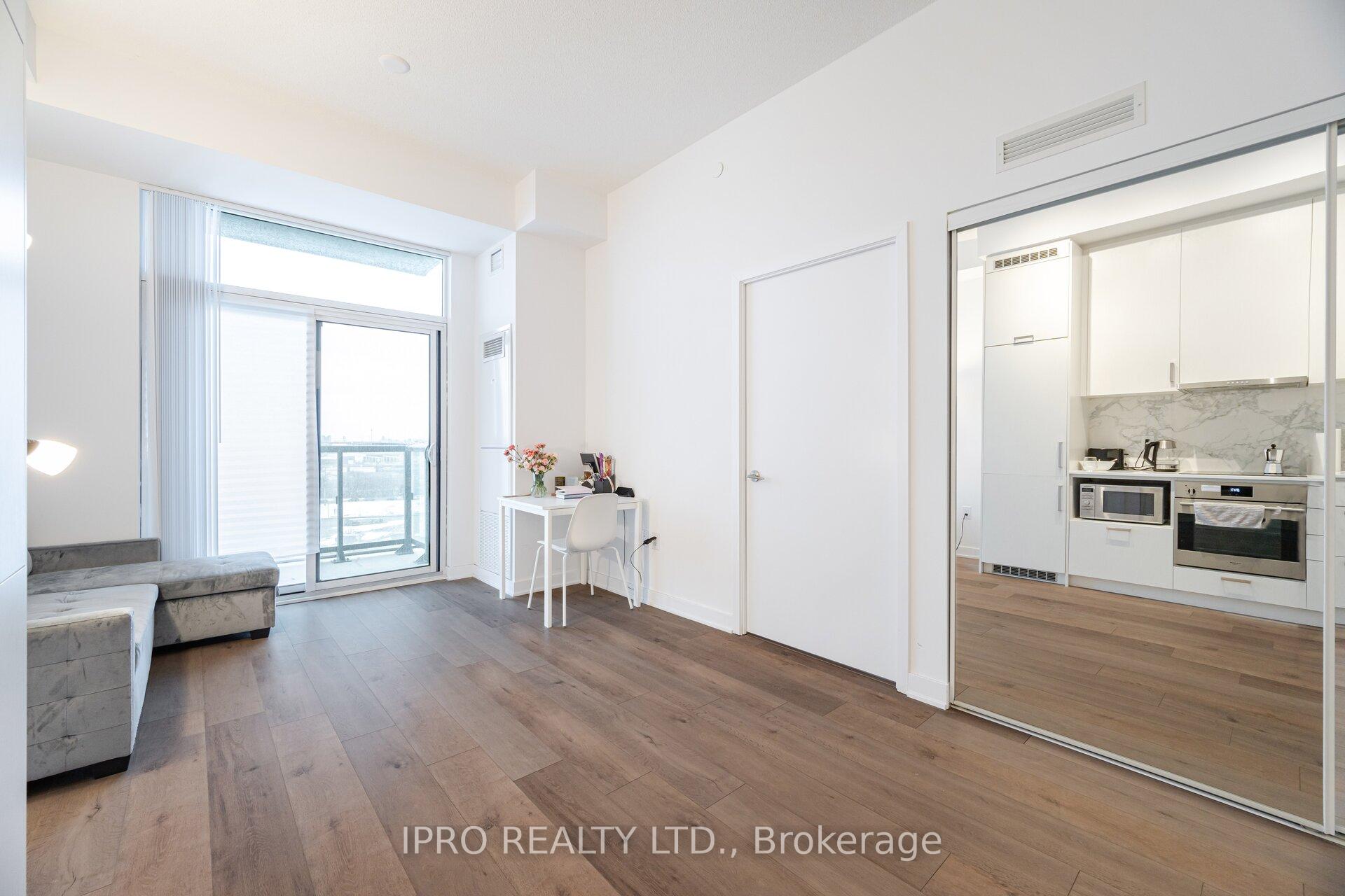 Photo 11 of Unit 911, 60 Honeycrisp Crescent, Vaughan, Vaughan Corporate Centre — HOMEH